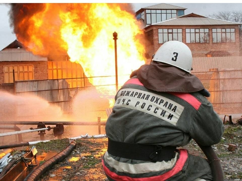 Пожарно-спасательные подразделения ликвидировали пожар в Пудожском районе.